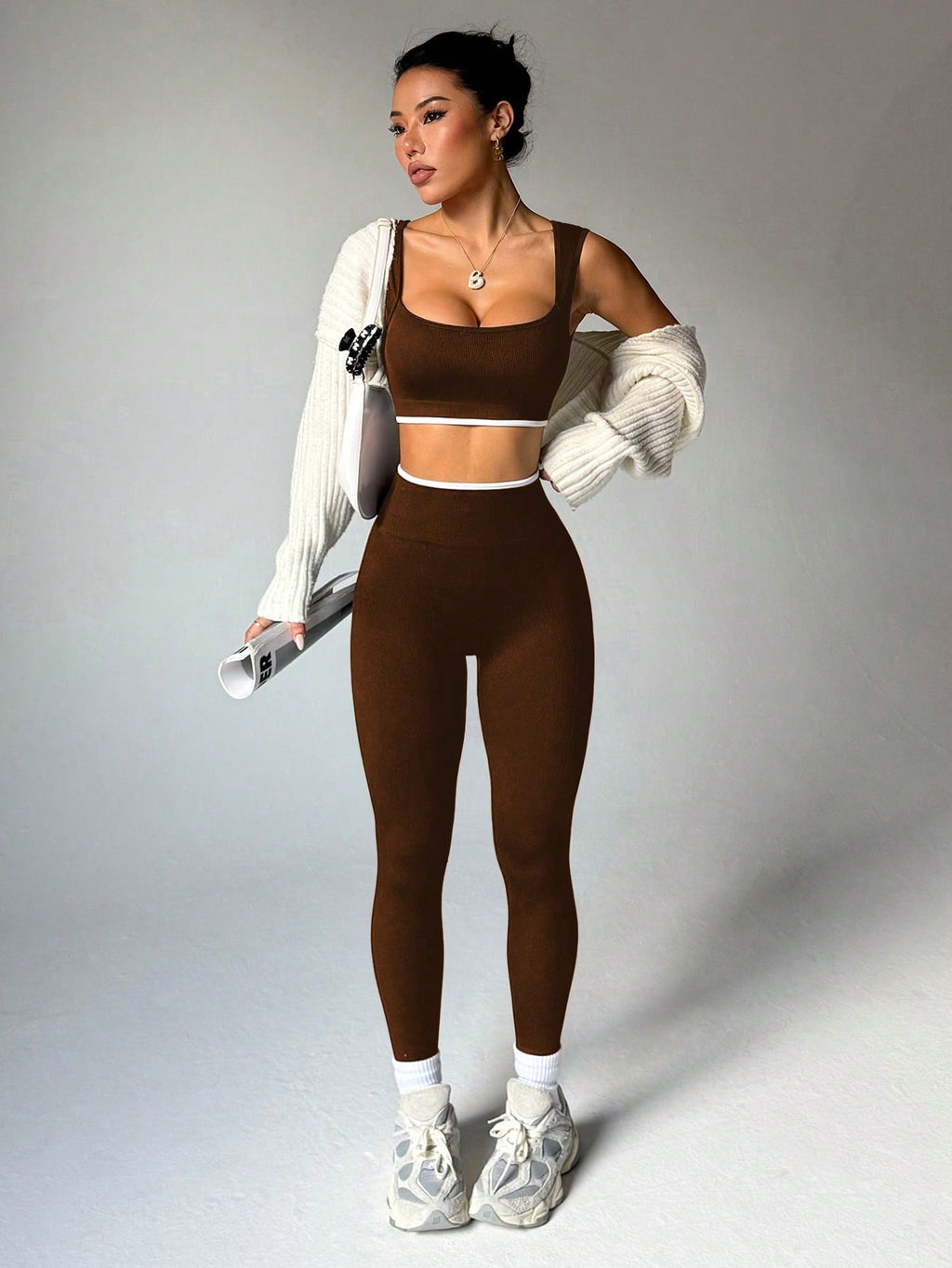 Dewbera Dewbera Conjunto Esportivo Feminino com Regata Cropped Listrada em Blocos de Cor e Legging
