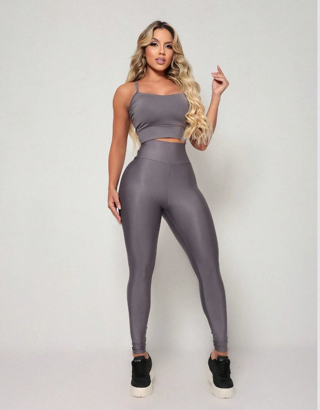 Kit 3 Peças Conjunto de Roupas Esportivas Fitnes Feminino Calça Legging Cintura Alta + Top com Bojo Removivel Zero Transparência + Regata Academia Dry Fit Ideal Treino Malhar Corrida