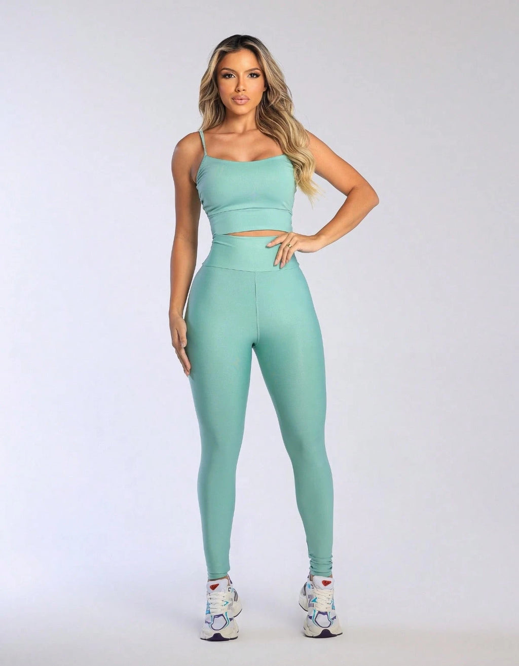 Kit 3 Peças Conjunto de Roupas Esportivas Fitnes Feminino Calça Legging Cintura Alta + Top com Bojo Removivel Zero Transparência + Regata Academia Dry Fit Ideal Treino Malhar Corrida