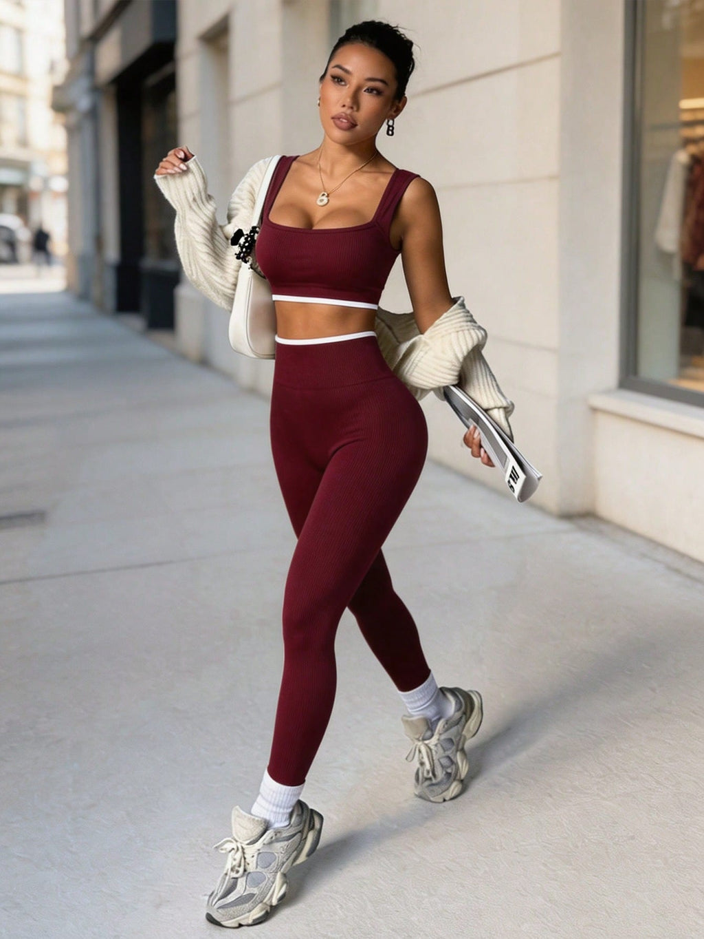 Dewbera Dewbera Conjunto Esportivo Feminino com Regata Cropped Listrada em Blocos de Cor e Legging