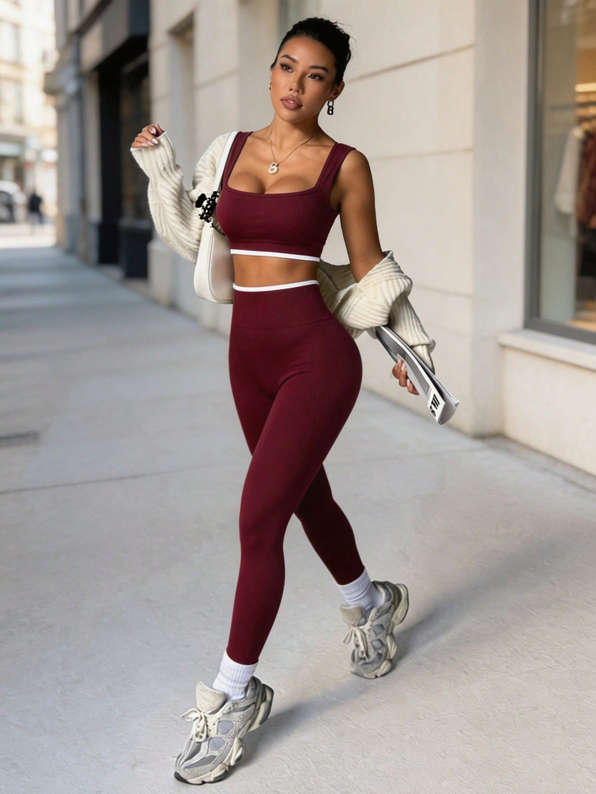 Dewbera Dewbera Conjunto Esportivo Feminino com Regata Cropped Listrada em Blocos de Cor e Legging