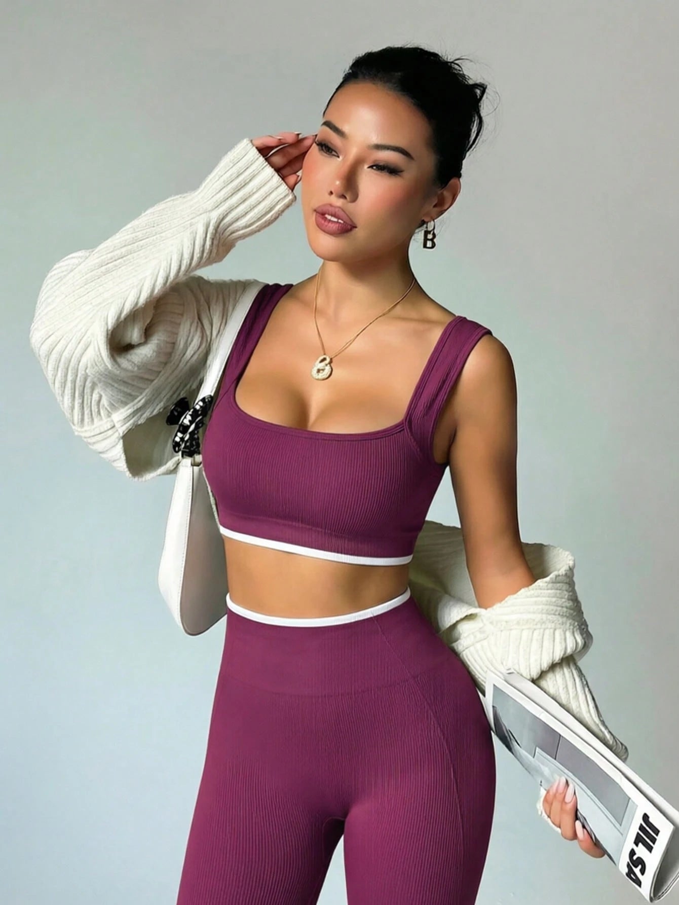 Dewbera Dewbera Conjunto Esportivo Feminino com Regata Cropped Listrada em Blocos de Cor e Legging