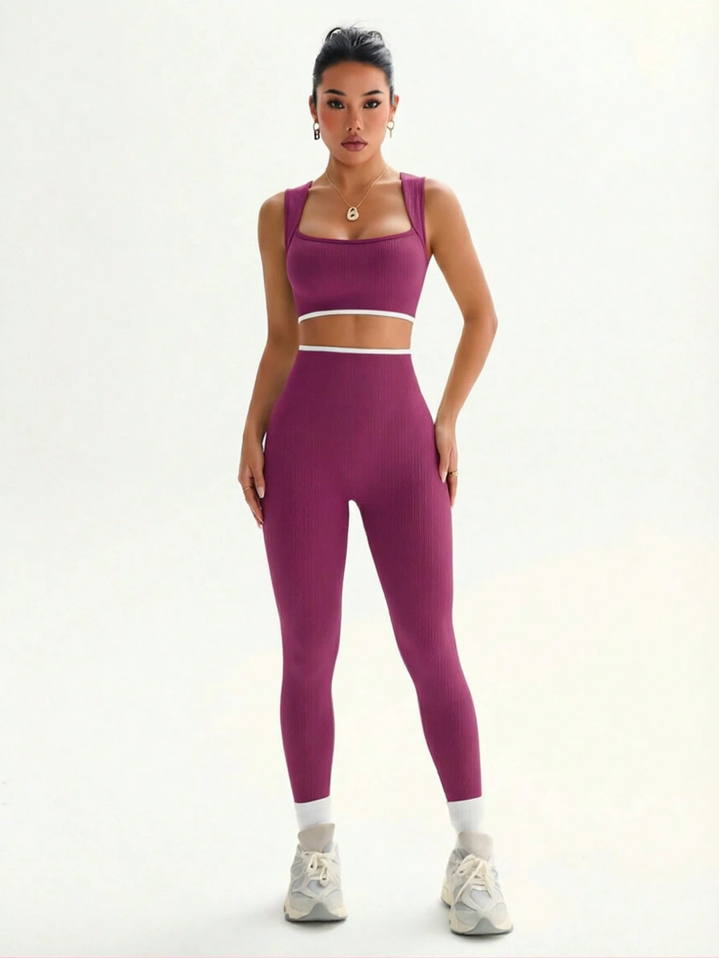 Dewbera Dewbera Conjunto Esportivo Feminino com Regata Cropped Listrada em Blocos de Cor e Legging